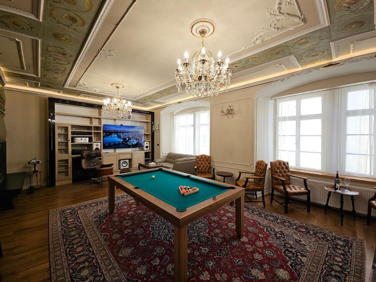 Exclusive Royal Praag